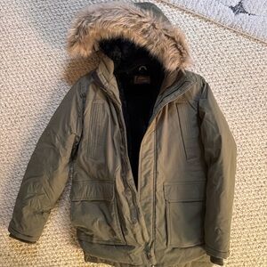 Lands End Expedition Boys Olive Green Parka with Faux Fur Hood and fur lined